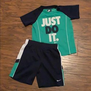 Size 4-5 years Nike outfit